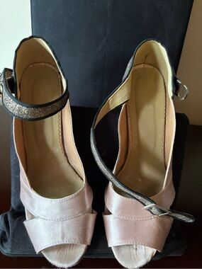 Women’s dance shoes